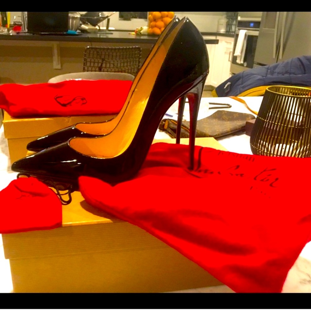 Christian Louboutin So Kate 39.5